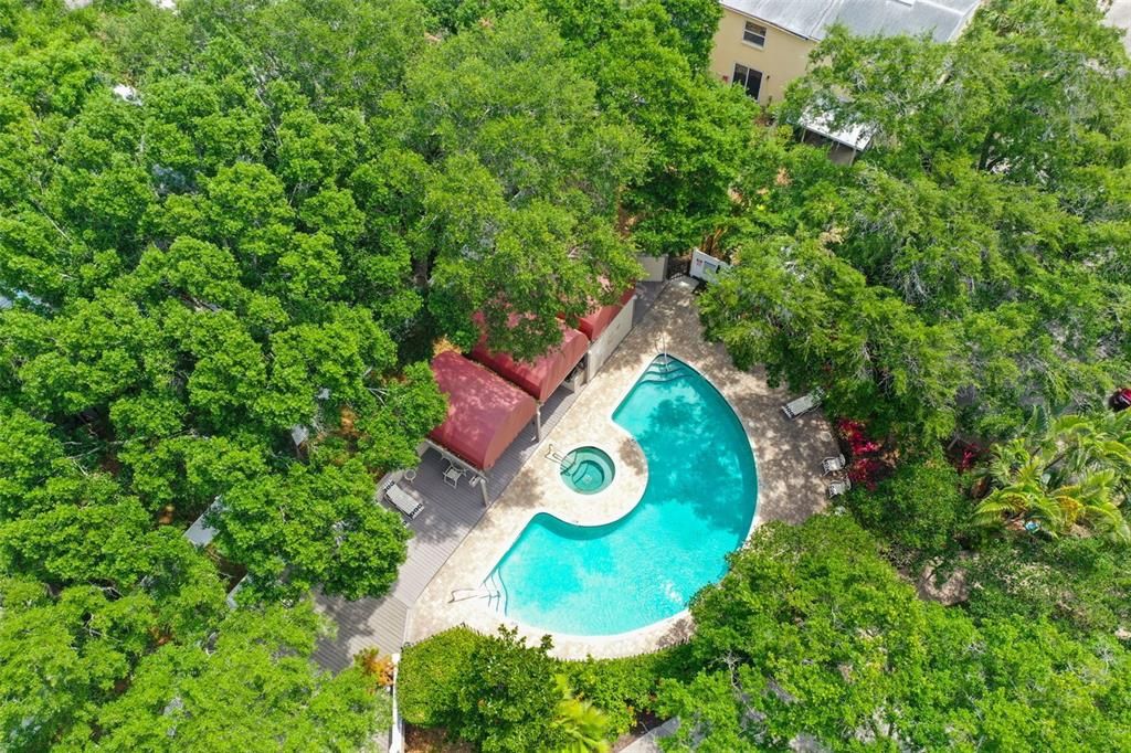 For Sale: $325,000 (2 beds, 2 baths, 1032 Square Feet)