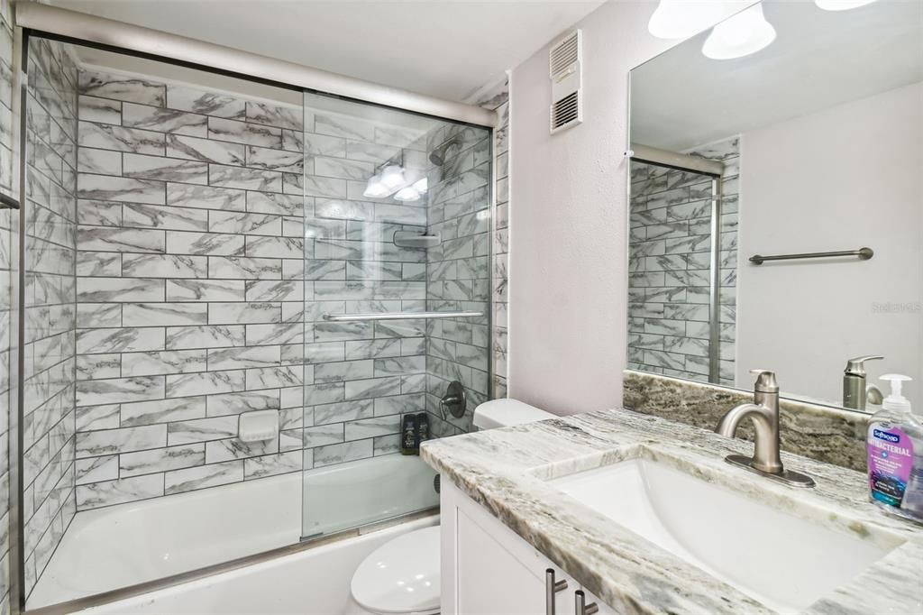 For Sale: $325,000 (2 beds, 2 baths, 1032 Square Feet)