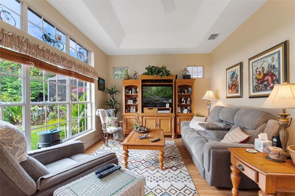 En Venta: $399,000 (3 camas, 2 baños, 2502 Pies cuadrados)