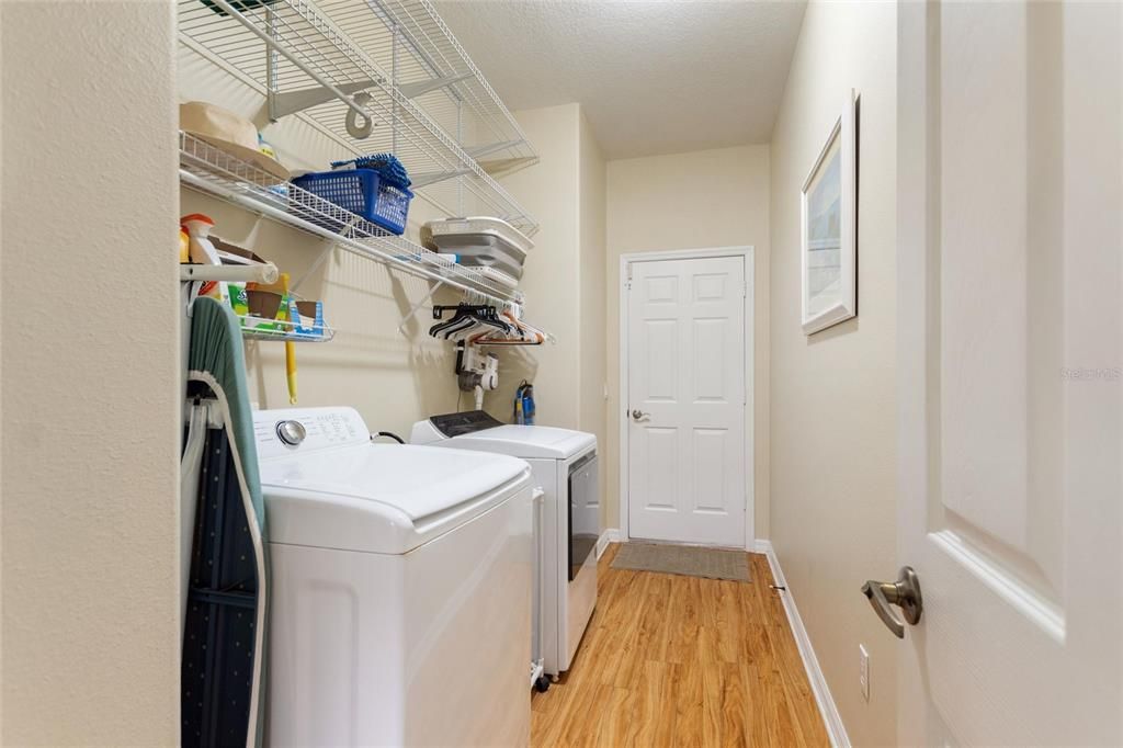 En Venta: $399,000 (3 camas, 2 baños, 2502 Pies cuadrados)