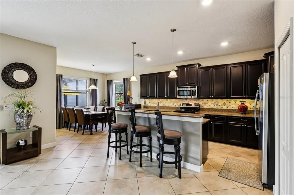 Active With Contract: $595,000 (3 beds, 3 baths, 2571 Square Feet)