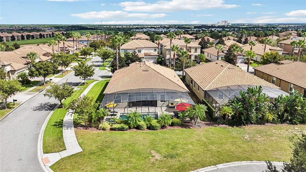 Active With Contract: $595,000 (3 beds, 3 baths, 2571 Square Feet)