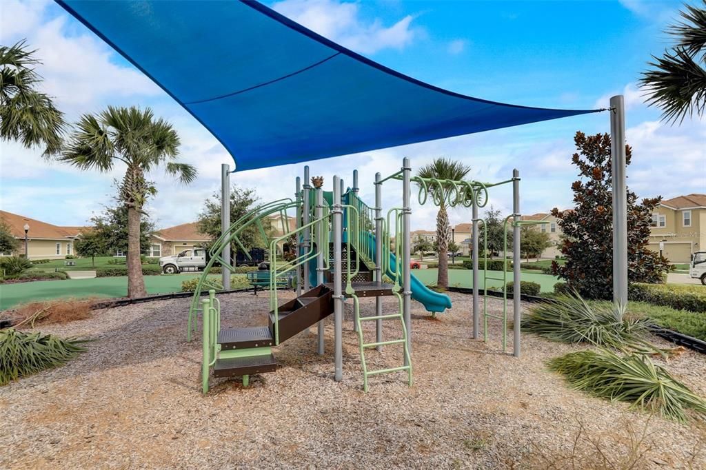 Active With Contract: $595,000 (3 beds, 3 baths, 2571 Square Feet)