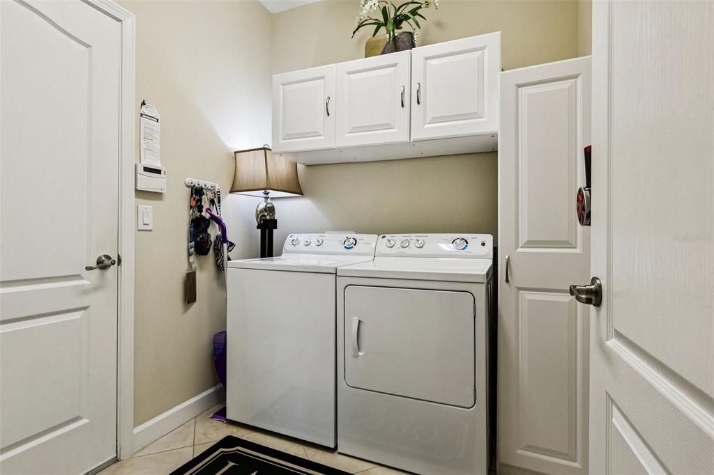 Active With Contract: $595,000 (3 beds, 3 baths, 2571 Square Feet)