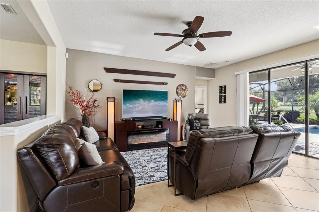 Active With Contract: $595,000 (3 beds, 3 baths, 2571 Square Feet)