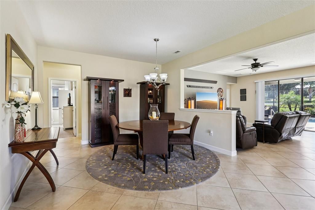 Active With Contract: $595,000 (3 beds, 3 baths, 2571 Square Feet)