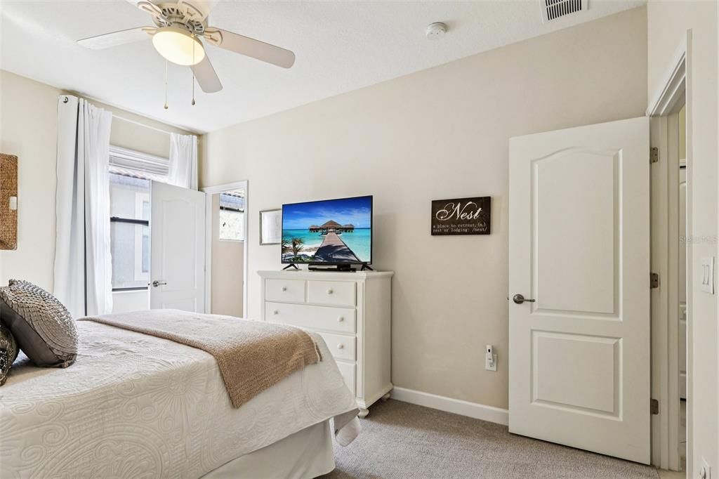 Active With Contract: $595,000 (3 beds, 3 baths, 2571 Square Feet)