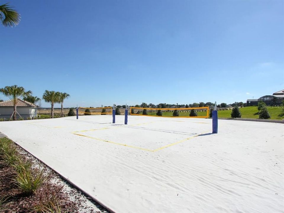 Active With Contract: $595,000 (3 beds, 3 baths, 2571 Square Feet)