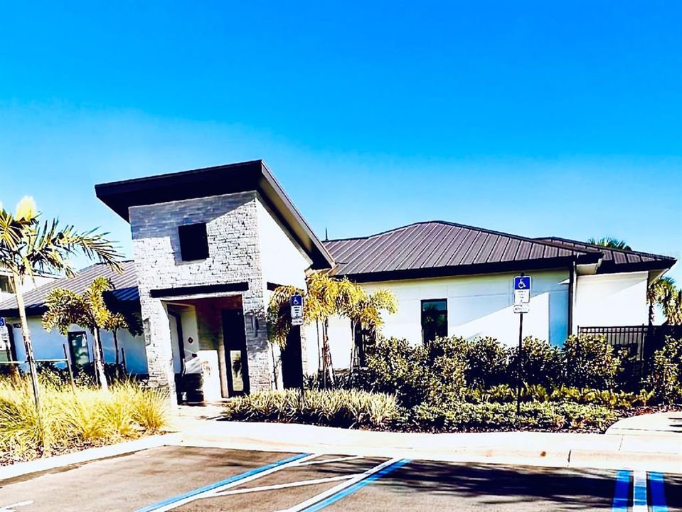 Active With Contract: $595,000 (3 beds, 3 baths, 2571 Square Feet)