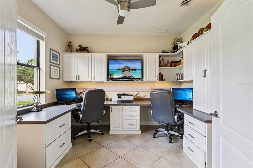 Active With Contract: $595,000 (3 beds, 3 baths, 2571 Square Feet)