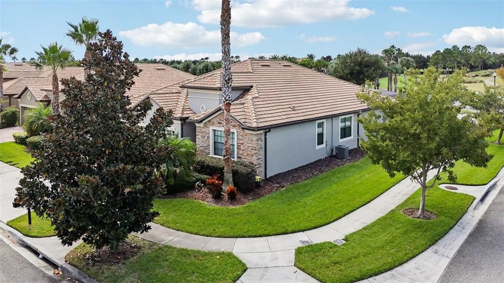 Active With Contract: $595,000 (3 beds, 3 baths, 2571 Square Feet)