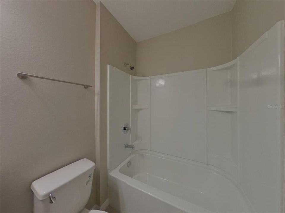 合同活跃: $1,879 (4 贝兹, 2 浴室, 1848 平方英尺)