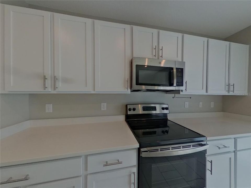 合同活跃: $1,879 (4 贝兹, 2 浴室, 1848 平方英尺)