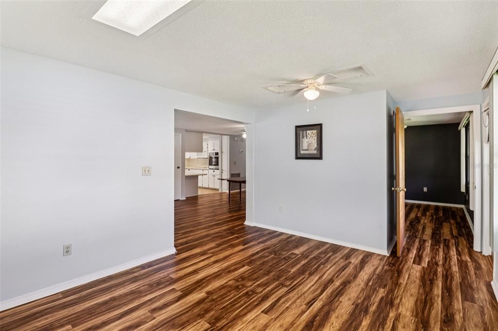 En Venta: $225,000 (3 camas, 2 baños, 1530 Pies cuadrados)