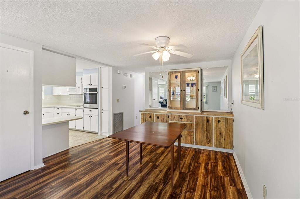 En Venta: $225,000 (3 camas, 2 baños, 1530 Pies cuadrados)