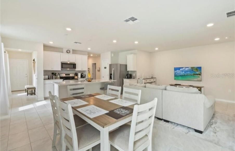 For Sale: $440,800 (4 beds, 2 baths, 1580 Square Feet)