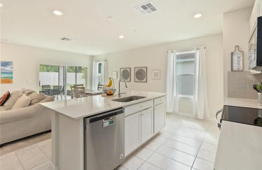 For Sale: $440,800 (4 beds, 2 baths, 1580 Square Feet)