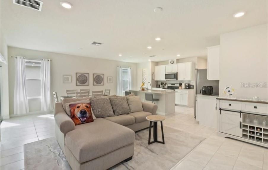 For Sale: $440,800 (4 beds, 2 baths, 1580 Square Feet)