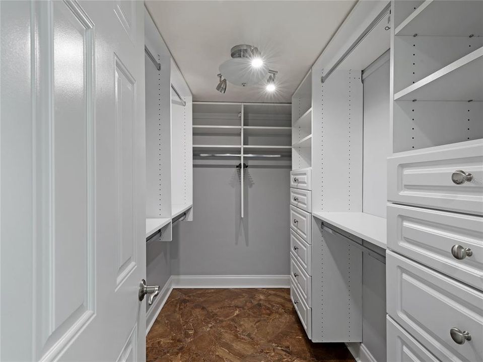 待售: $985,000 (2 贝兹, 2 浴室, 1555 平方英尺)