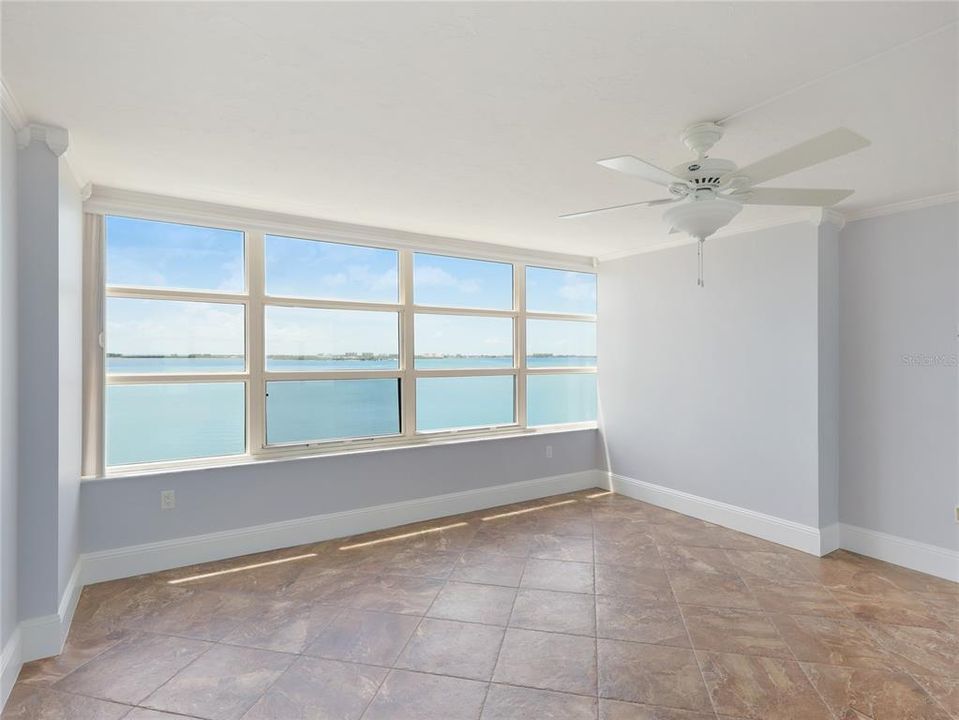 待售: $985,000 (2 贝兹, 2 浴室, 1555 平方英尺)