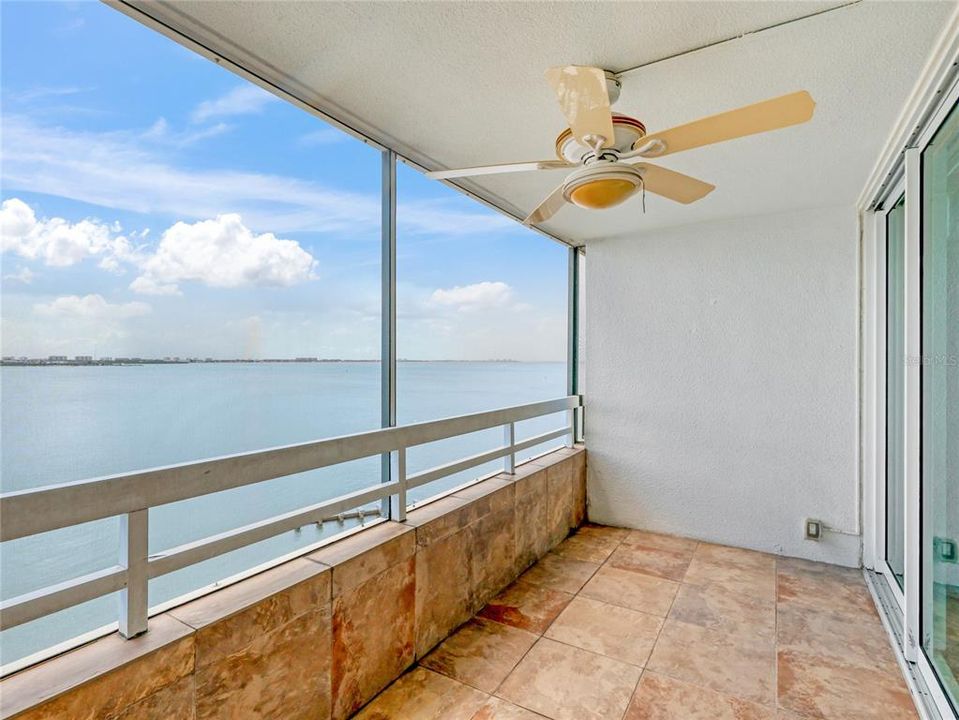 待售: $985,000 (2 贝兹, 2 浴室, 1555 平方英尺)