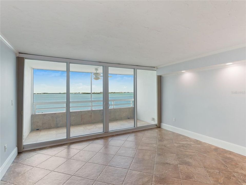 待售: $985,000 (2 贝兹, 2 浴室, 1555 平方英尺)