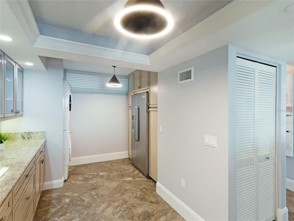 待售: $985,000 (2 贝兹, 2 浴室, 1555 平方英尺)