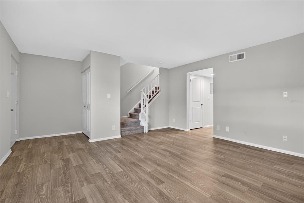 В аренду: $2,756 (3 спален, 1 ванн, 1211 Квадратных фут)