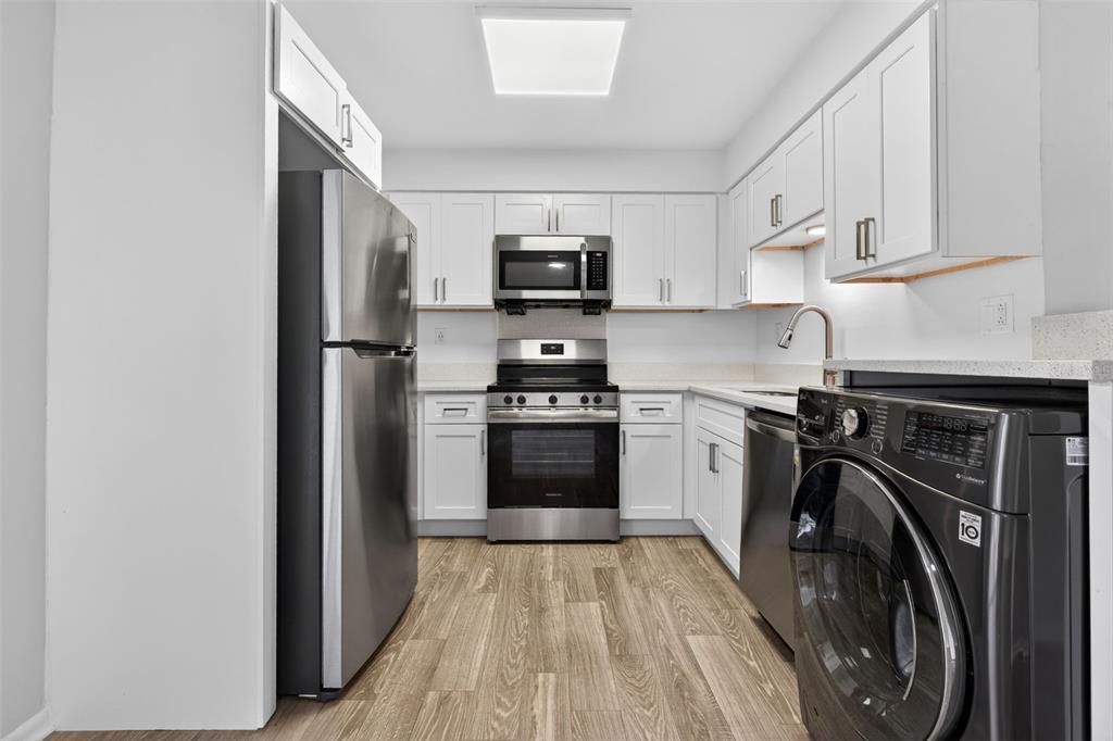 В аренду: $2,756 (3 спален, 1 ванн, 1211 Квадратных фут)