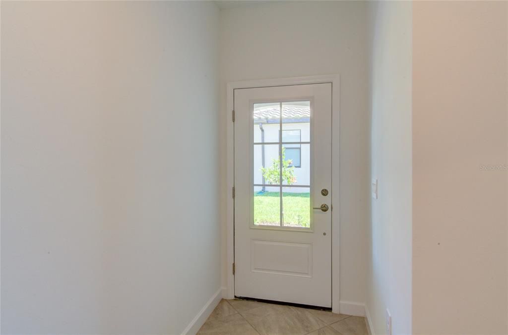 For Rent: $2,750 (3 beds, 2 baths, 1564 Square Feet)