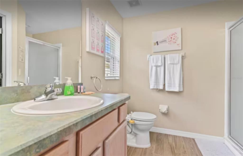 En Renta: $2,500 (4 camas, 3 baños, 1700 Pies cuadrados)