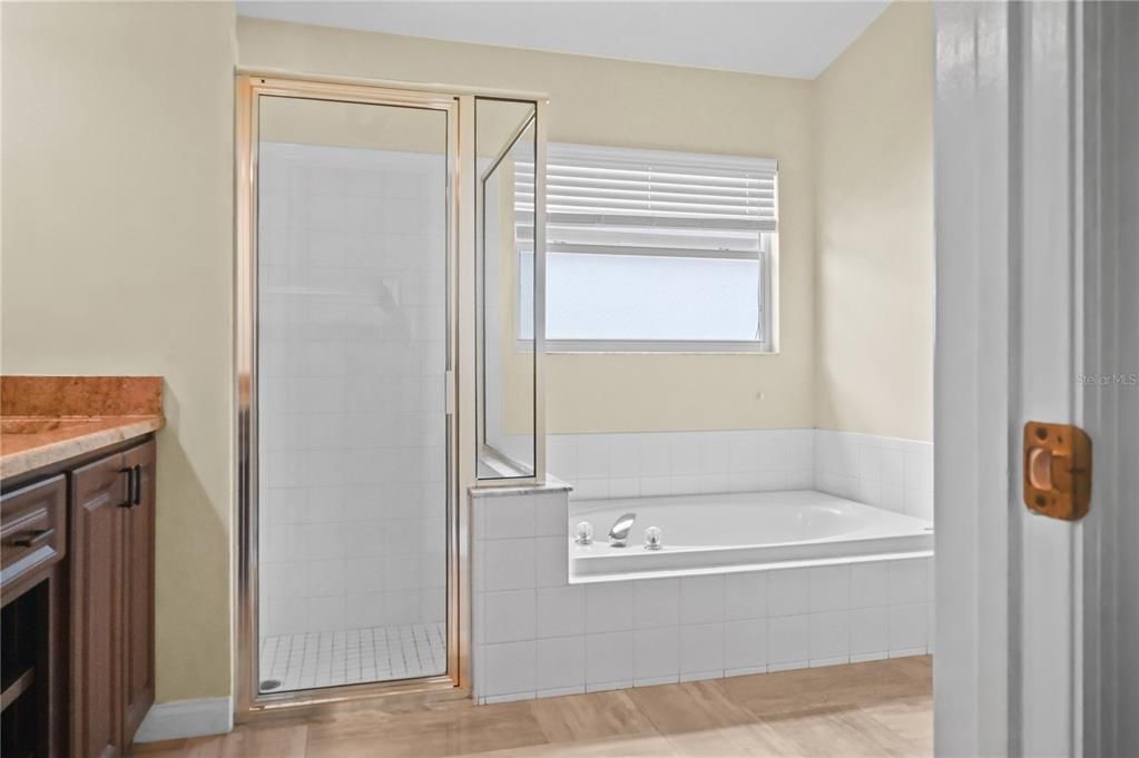 На продажу: $649,900 (4 спален, 2 ванн, 2130 Квадратных фут)