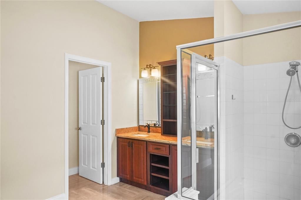 На продажу: $649,900 (4 спален, 2 ванн, 2130 Квадратных фут)