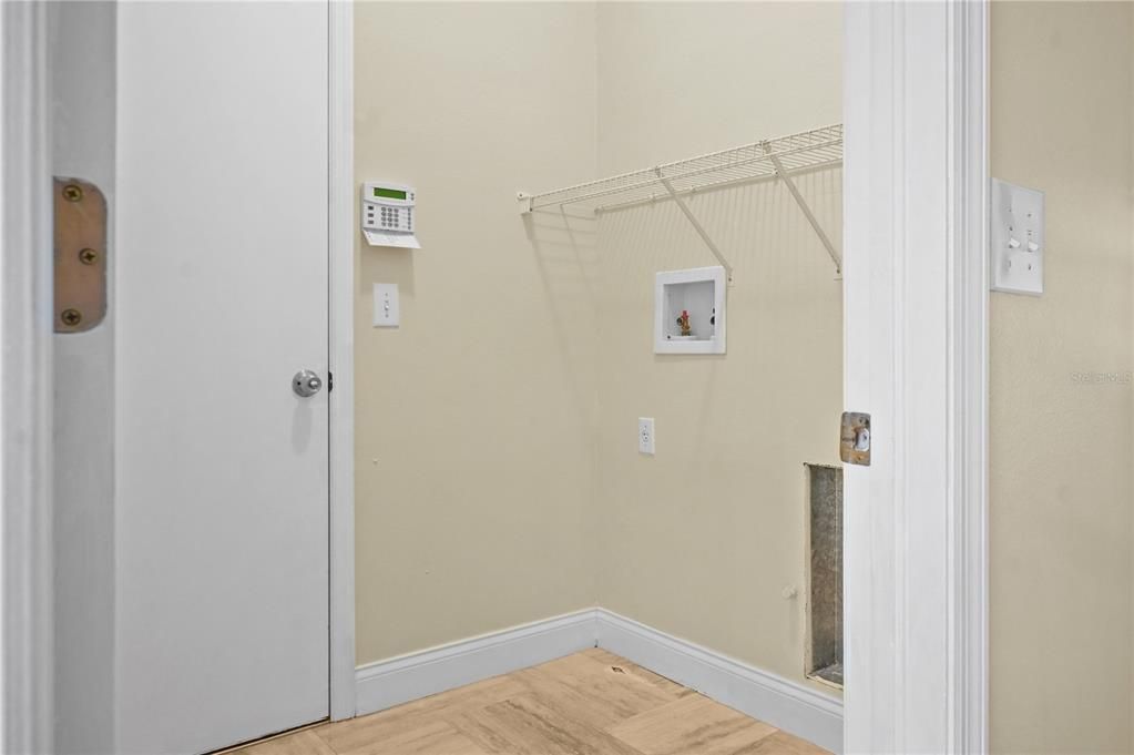 На продажу: $649,900 (4 спален, 2 ванн, 2130 Квадратных фут)