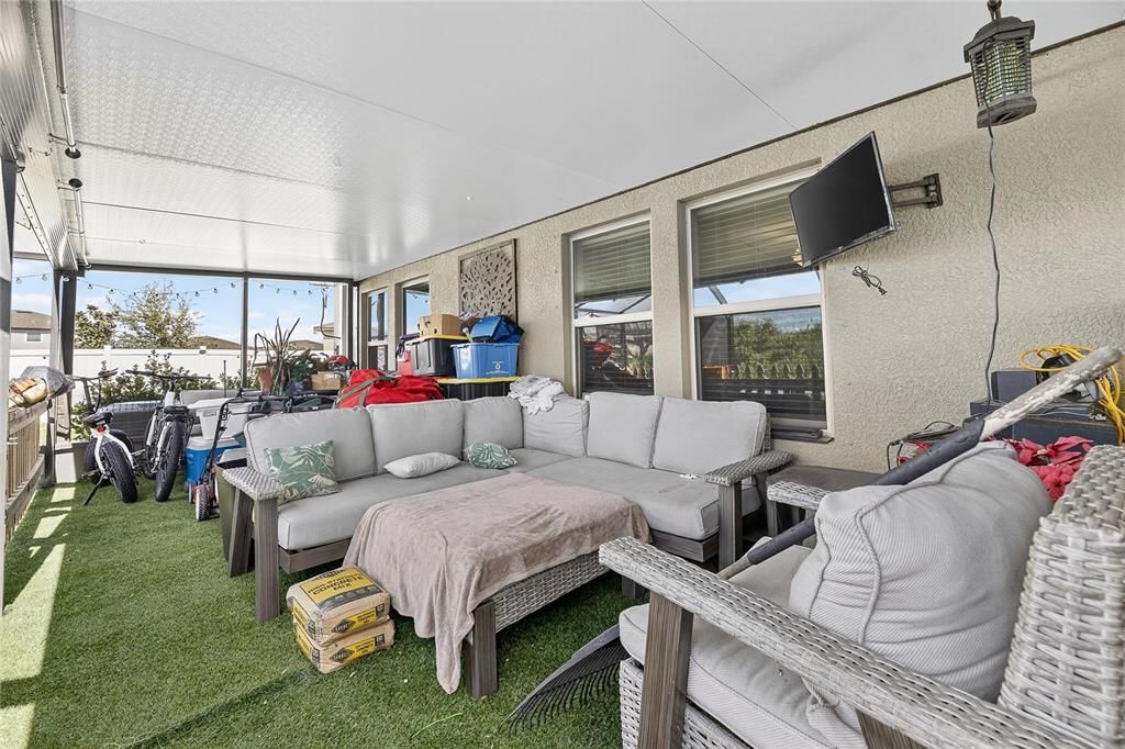 For Sale: $585,000 (6 beds, 3 baths, 3362 Square Feet)