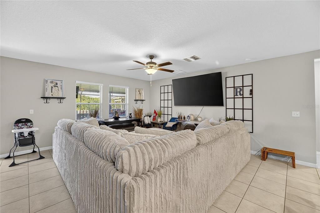 For Sale: $585,000 (6 beds, 3 baths, 3362 Square Feet)