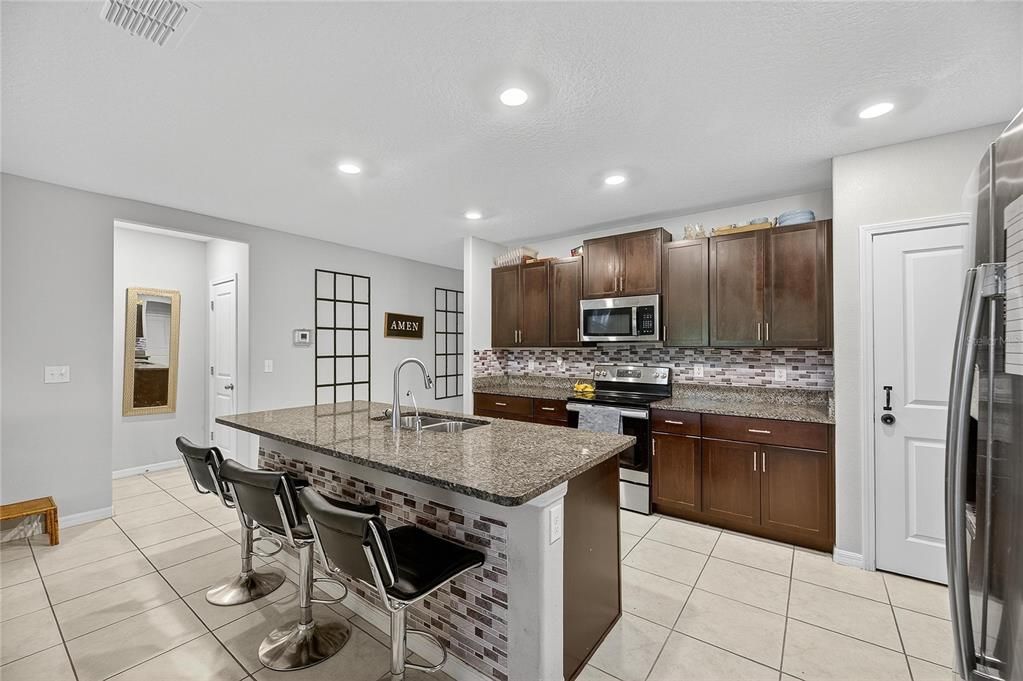 For Sale: $585,000 (6 beds, 3 baths, 3362 Square Feet)