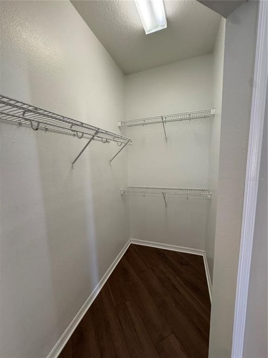 For Rent: $2,600 (4 beds, 2 baths, 1941 Square Feet)