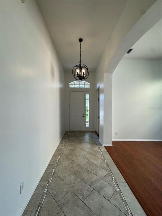 For Rent: $2,600 (4 beds, 2 baths, 1941 Square Feet)