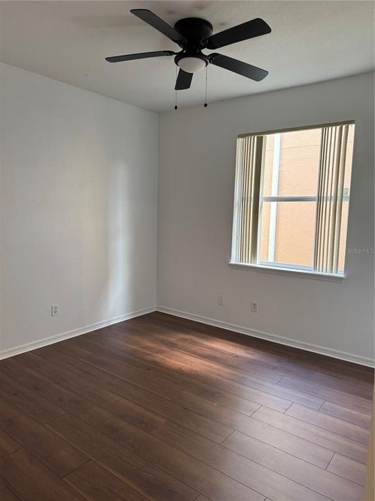 For Rent: $2,600 (4 beds, 2 baths, 1941 Square Feet)