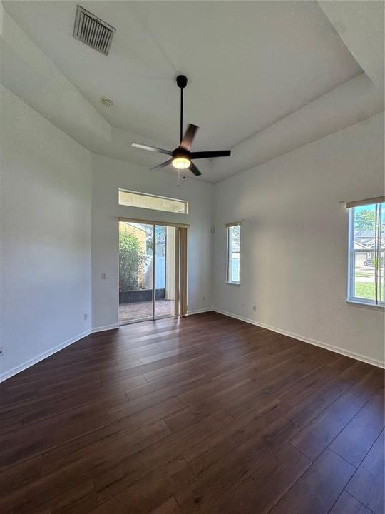 For Rent: $2,600 (4 beds, 2 baths, 1941 Square Feet)