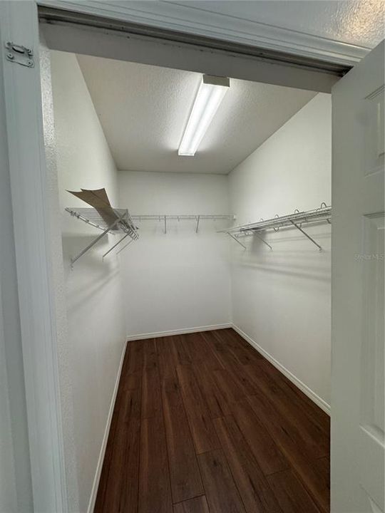 For Rent: $2,600 (4 beds, 2 baths, 1941 Square Feet)