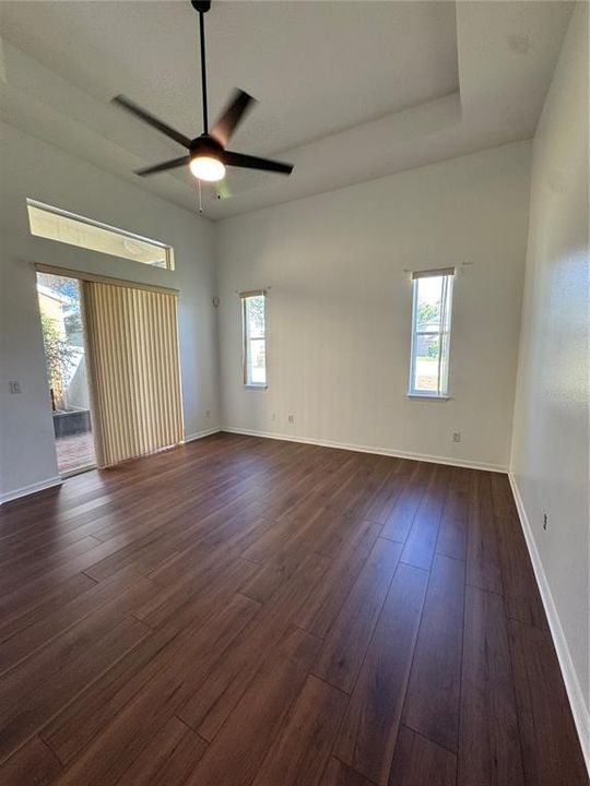 For Rent: $2,600 (4 beds, 2 baths, 1941 Square Feet)