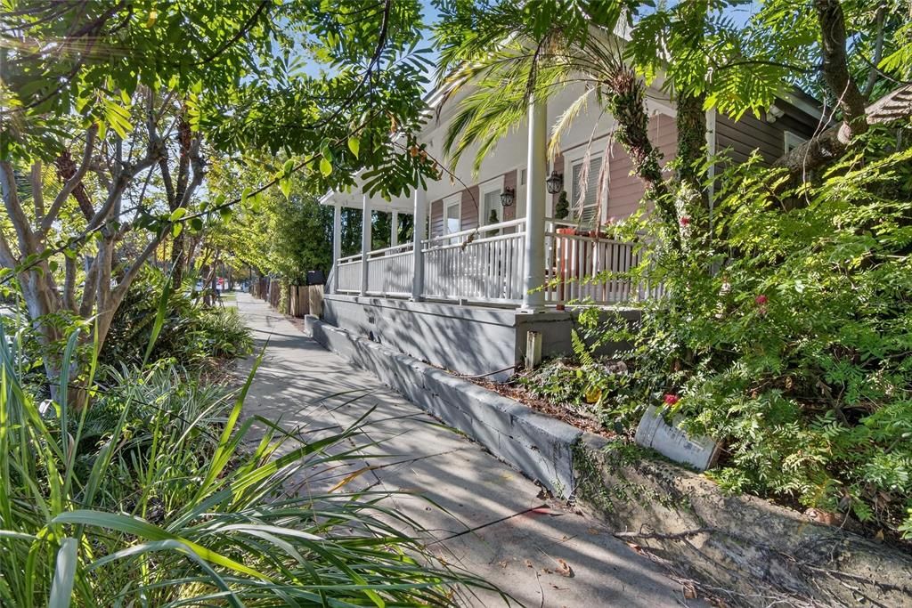 Active With Contract: $675,000 (3 beds, 2 baths, 2325 Square Feet)