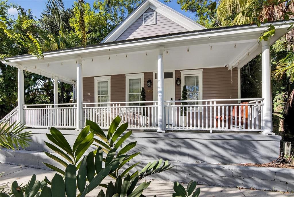 Active With Contract: $675,000 (3 beds, 2 baths, 2325 Square Feet)