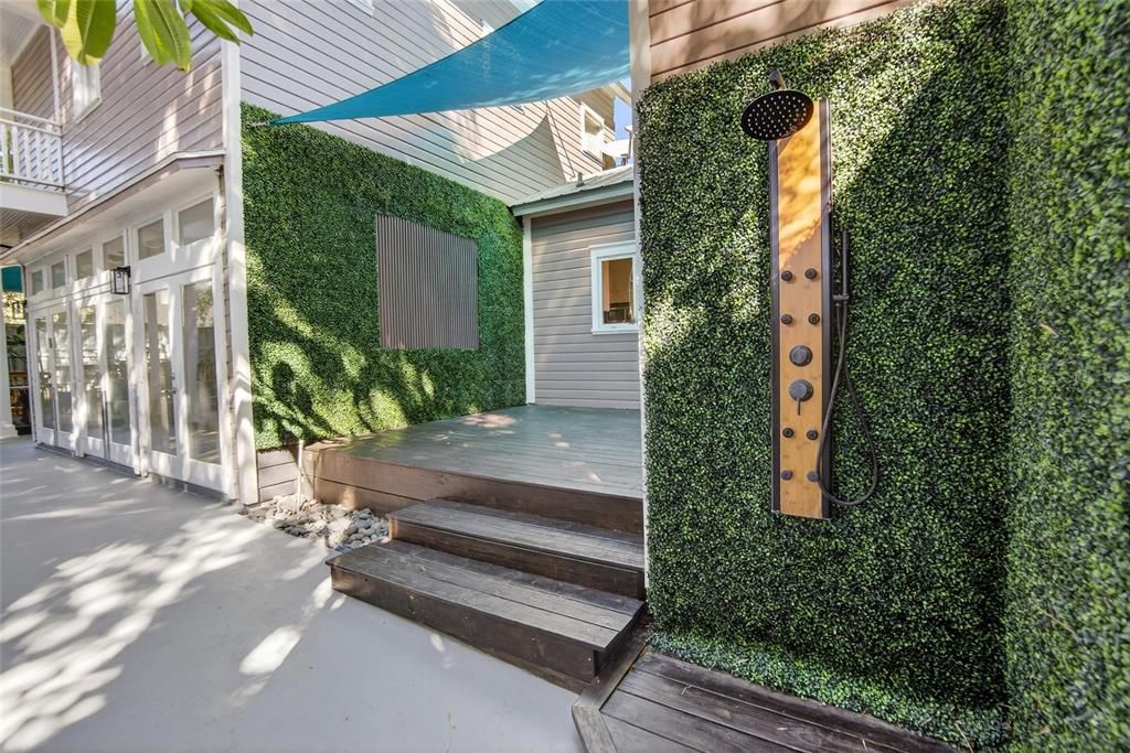 Active With Contract: $675,000 (3 beds, 2 baths, 2325 Square Feet)