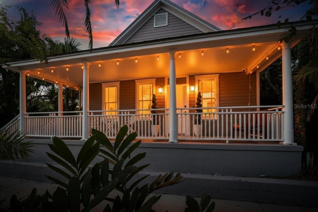 Active With Contract: $675,000 (3 beds, 2 baths, 2325 Square Feet)