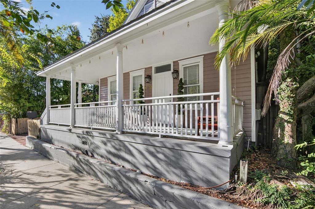 Active With Contract: $675,000 (3 beds, 2 baths, 2325 Square Feet)