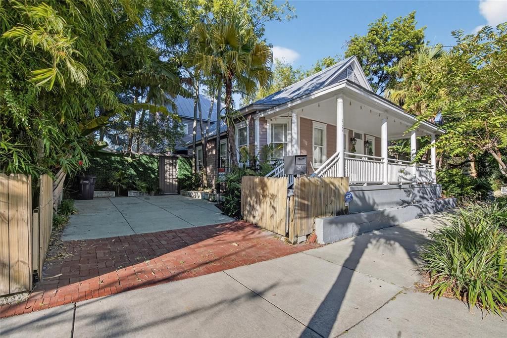 Active With Contract: $675,000 (3 beds, 2 baths, 2325 Square Feet)