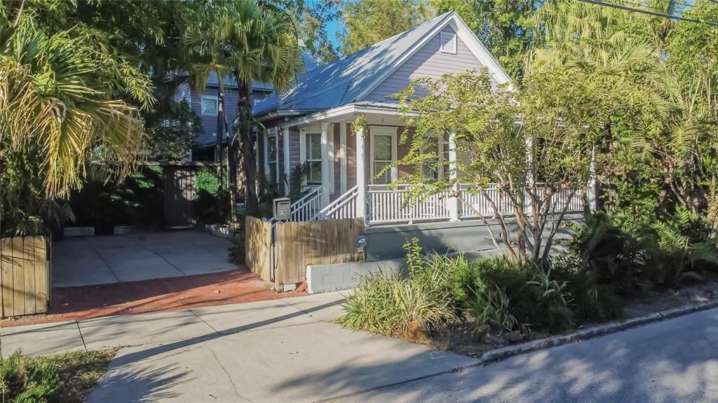 Active With Contract: $675,000 (3 beds, 2 baths, 2325 Square Feet)